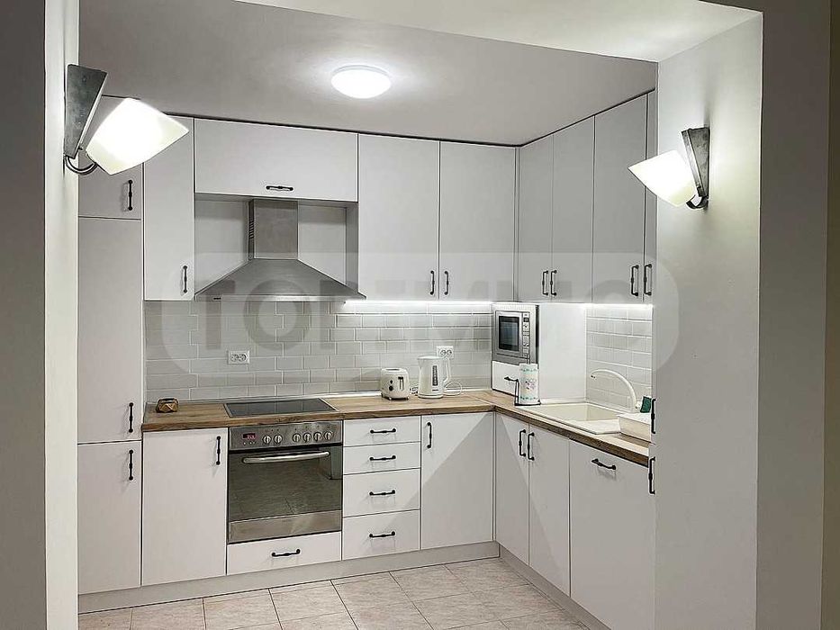 Дава се под наем Четиристаен апартамент в Варна, Операта - 135 кв.м за 850 € - Снимка #4