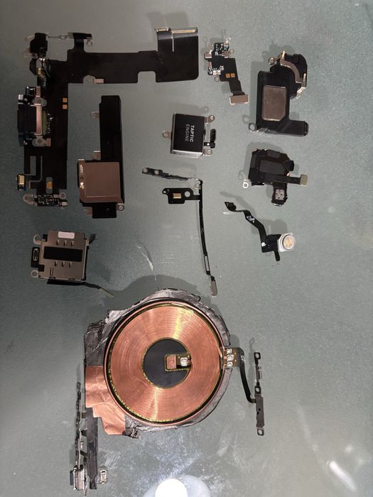 Части за iphone 13