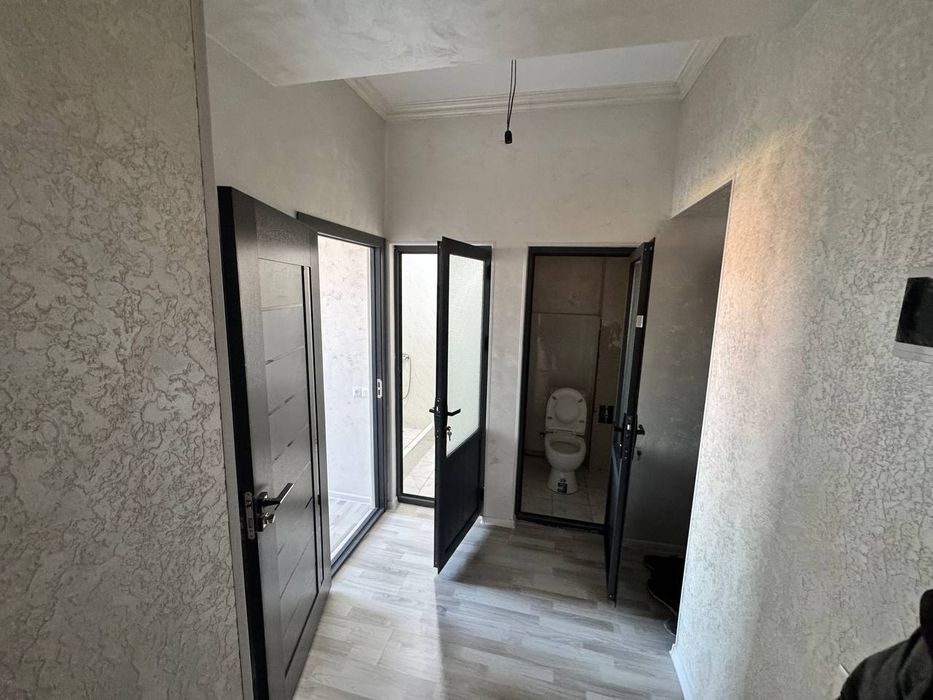 Сотилади срочно!!! 3 хоналик уй новостройка. 70 кв.м.