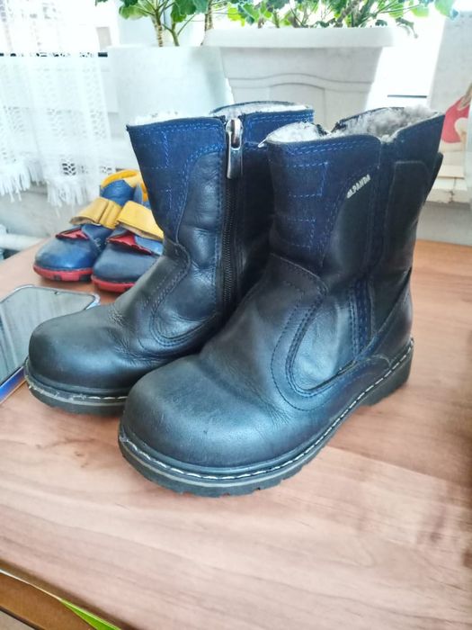 Обувь детская для мальчика. Почти даром!