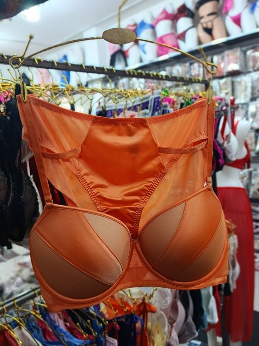 Komplekt ichki kiyimlar