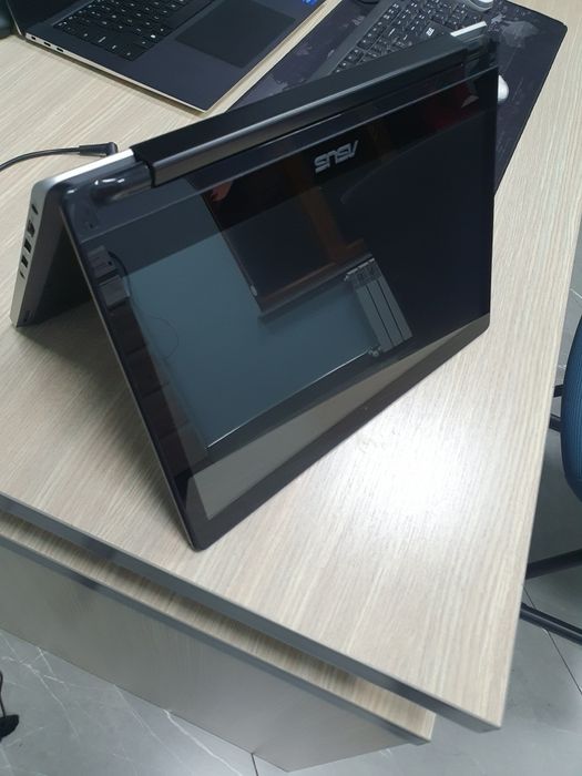 Asus Book Flip i3-4030U 4/256GB Intel HD Graphics