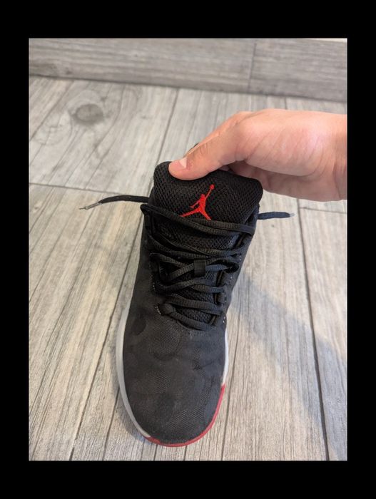Adidași jordan negri