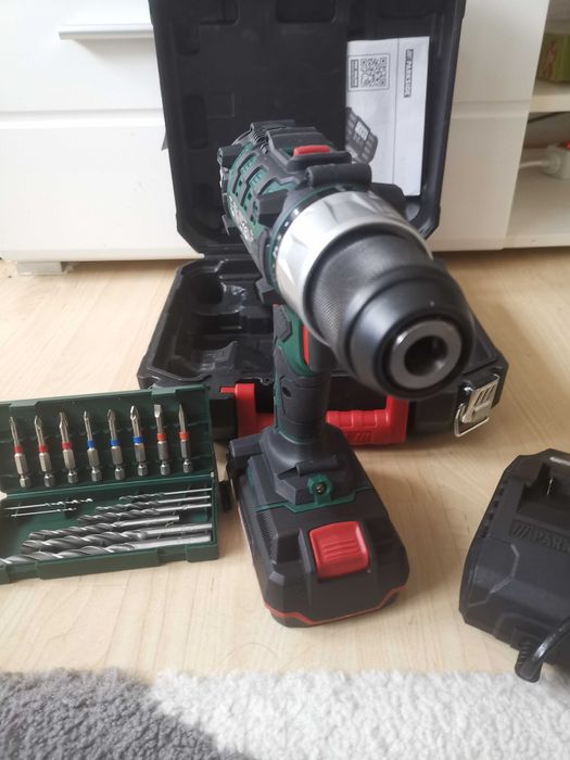 НОВ Акумулаторен Витоверт Parkside 20v  +16 бр аксесоара