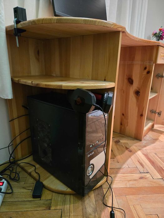 Бюро от масивен чам - стабилно, много добро състояние