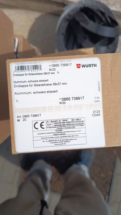 Capace pentru sine fotovoltaice aluminiu eloxat
