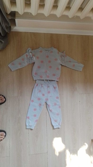 Костюмы (комплекты) / штаны и кофта на 2-3 года