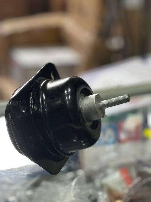 Подушка мотор и коробка