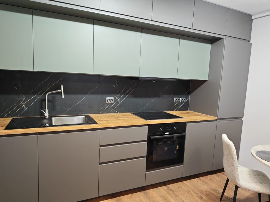 Apartament 3 camere, Astra