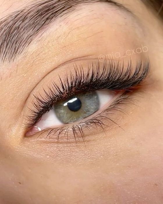 Ламинирование бровей и ресниц . Окрашивание . Коррекция