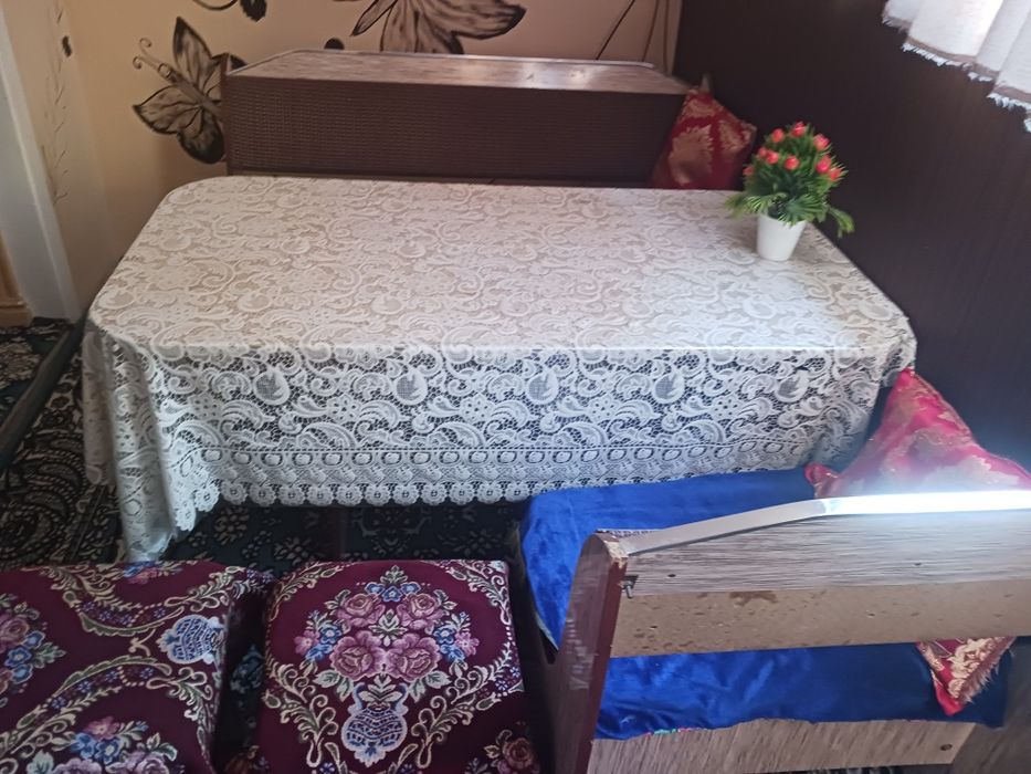 Продаём мебель кухонный угалок угалок для зала