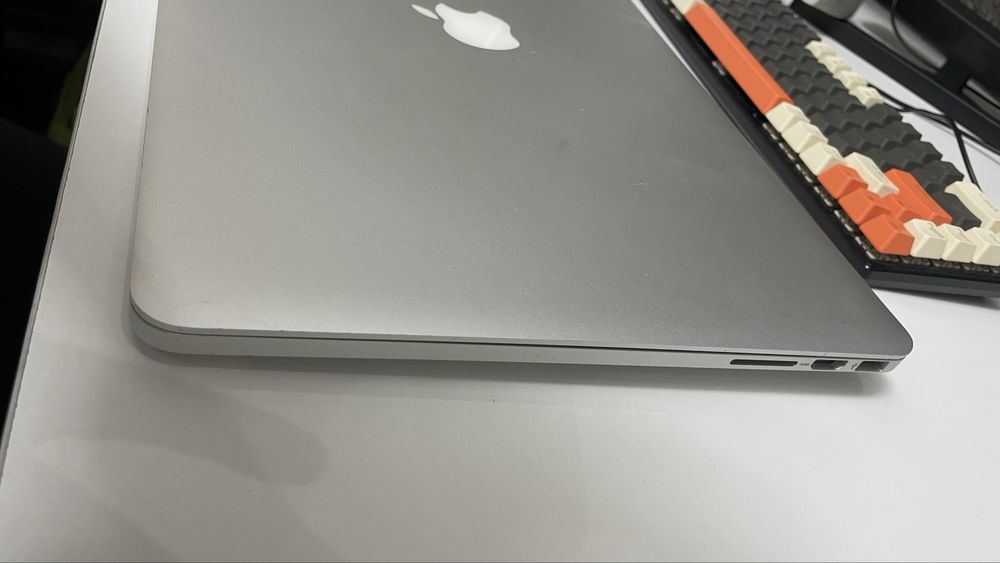 Macbook pro 15 16/512Gb. с дискретной видеокартой