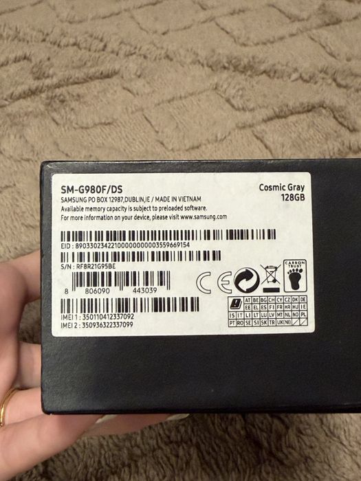 Iphone 12 si samsung s20