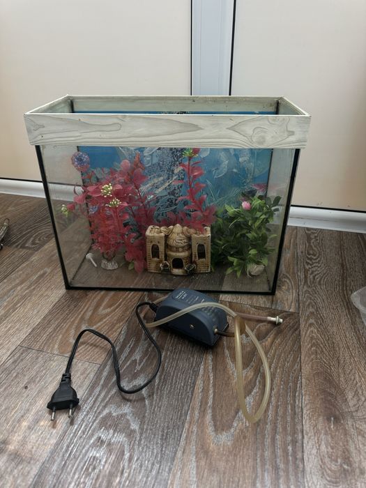 Продам аквариум 15 л