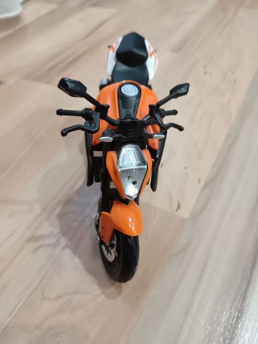 KTM Superduke machetă