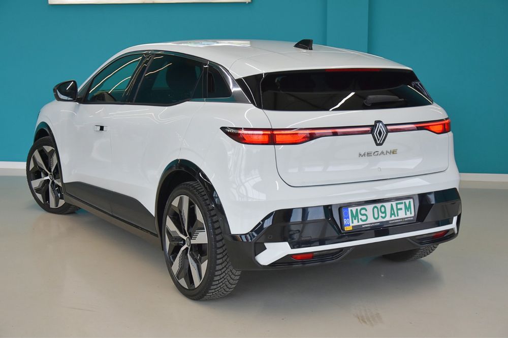 RENAULT Megane 2023 — imagine 3