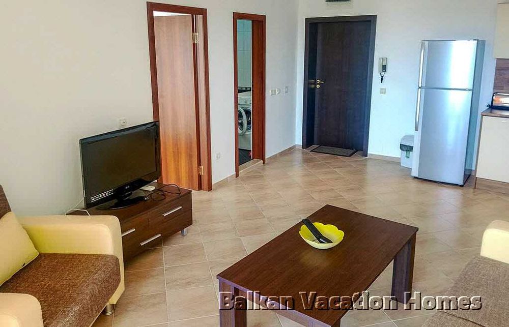 Продава се Двустаен апартамент в Бяла - 84 кв.м за 834 €/кв.м - Снимка #2