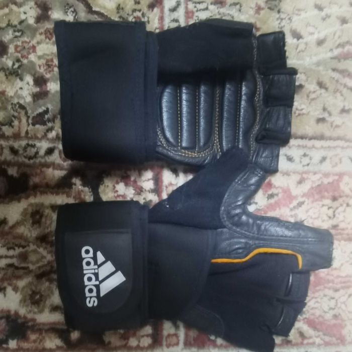 Продаются перчатки