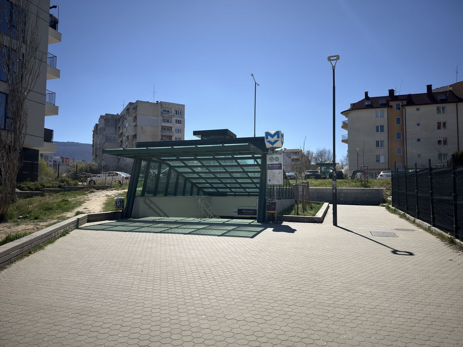 Подземно паркомясто до метро Овча купел 2