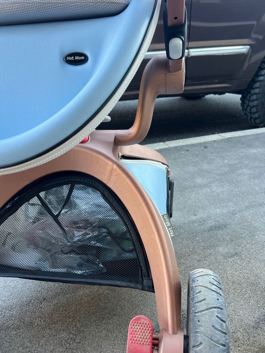 Бебешка количка Hot Mom