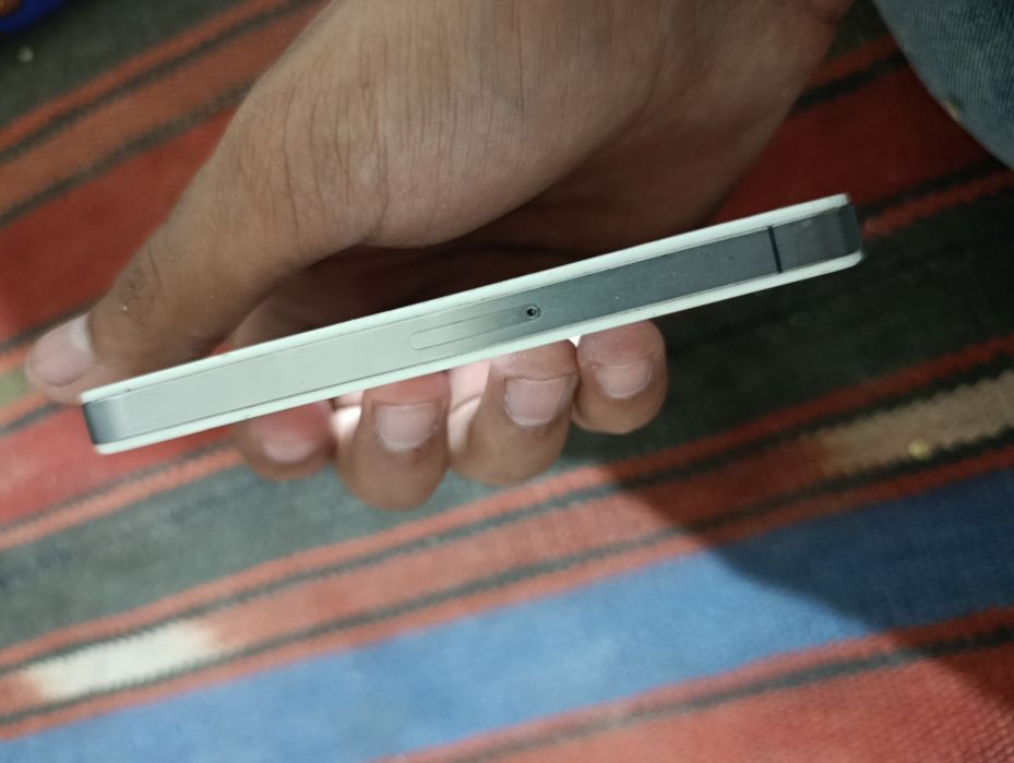 iphone 4 sotiladi