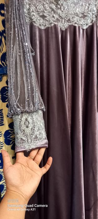 Vecherniy koyne 48-50 razmerlarga togri keladi