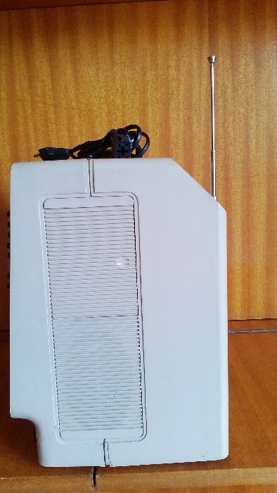 Телевизор -стар модел иначе е нов,не е изпозван никога -перфектен !