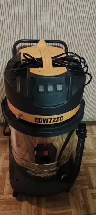 Продам моющий пылесос промышленный