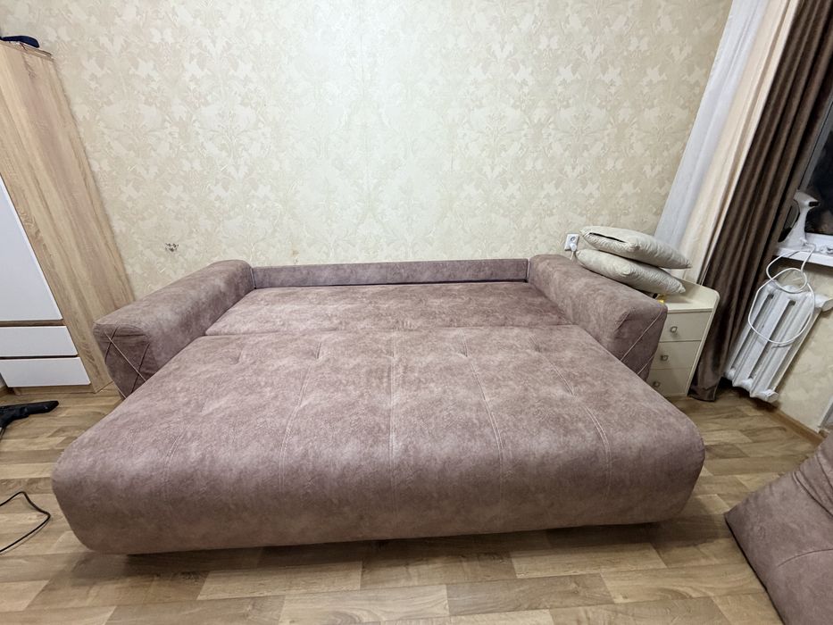 Продается раскладной диван в отличном состоянии