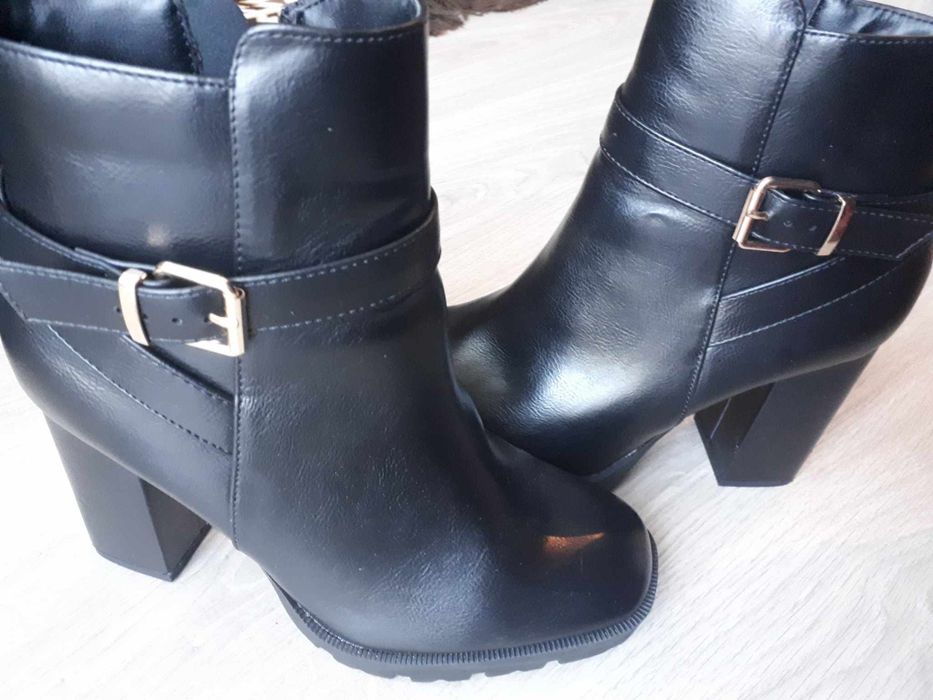 Botine noi mărimea 38
