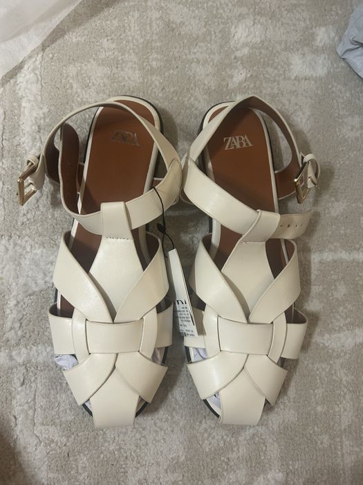 Босоножки под ZARA
