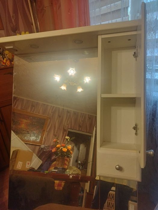 Мивка и шкаф за баня горен