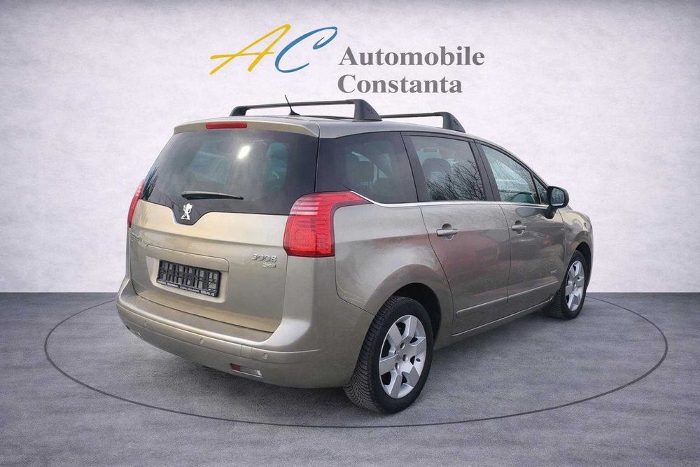 Peugeot 5008 1.6 2013, 7 LOCURI
