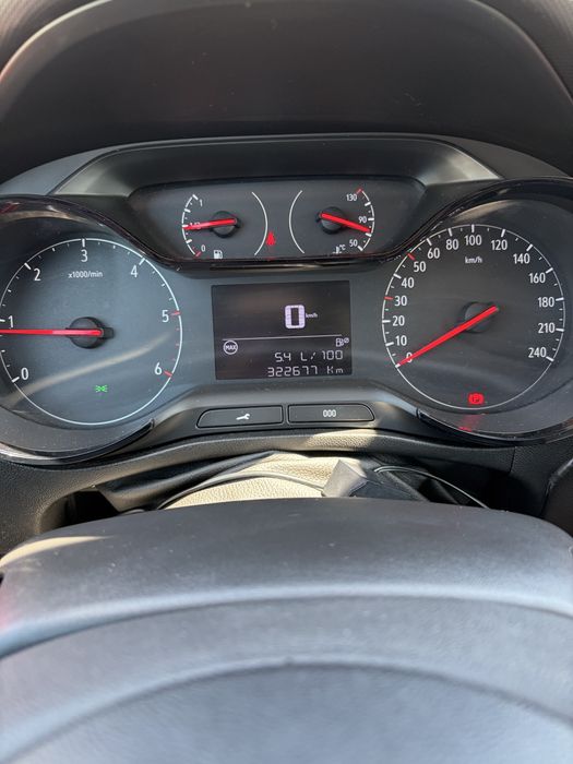 Opel Crossland X 2017 - intreținută