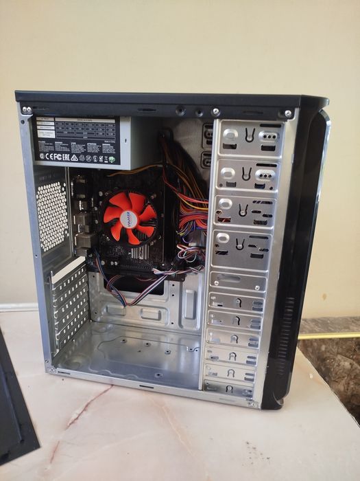 Продается Пустой для сборки ПК подойдут любые АТХ и мини ATX платы