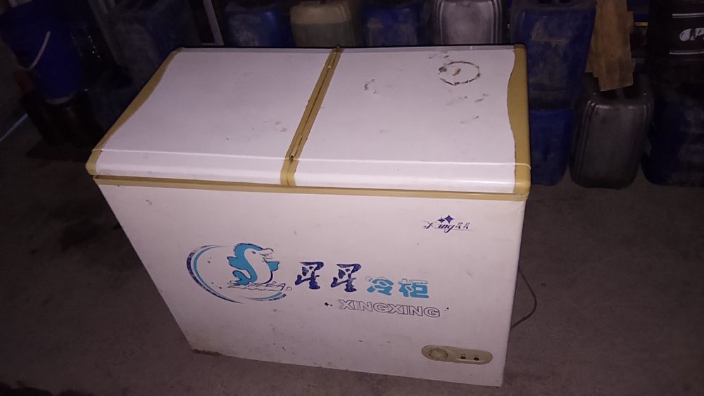 Прадам морозильник на запчасти