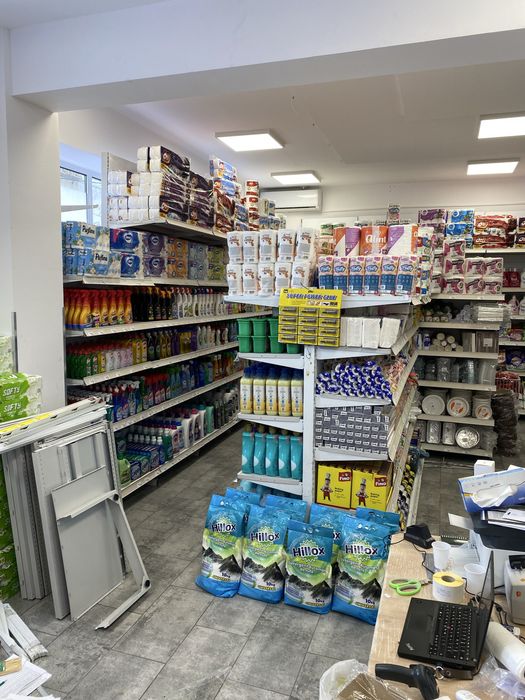 Depozit de rafturi meyalice de magazin si multe alte modele pe stoc