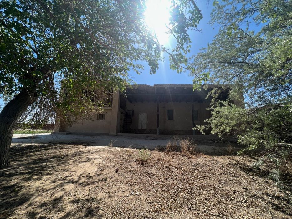 Uy sotiladi yer maydoni 1300  kelishamiz