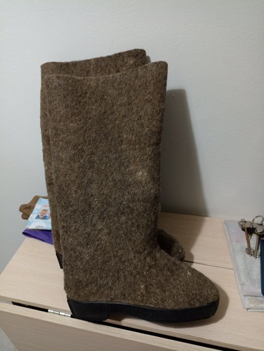 Продам валенки новые