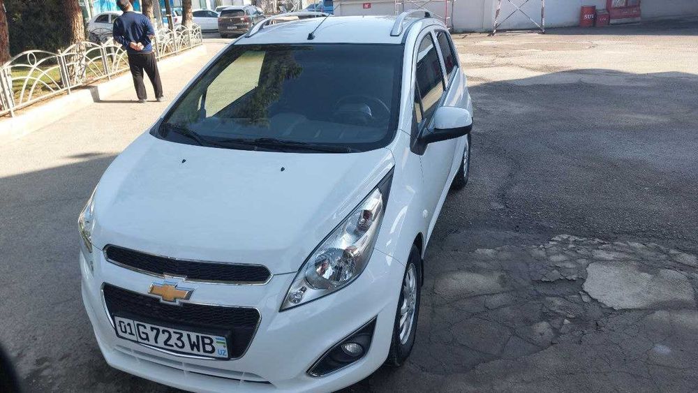 Оқ СПАРК, 2022 йил, 35500 км, уй-иш-уй ҳайдалган.