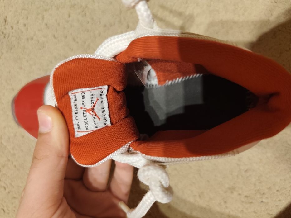 Vând Jordan 11 Retro Cherry, mărimea 35.5, 100% originali