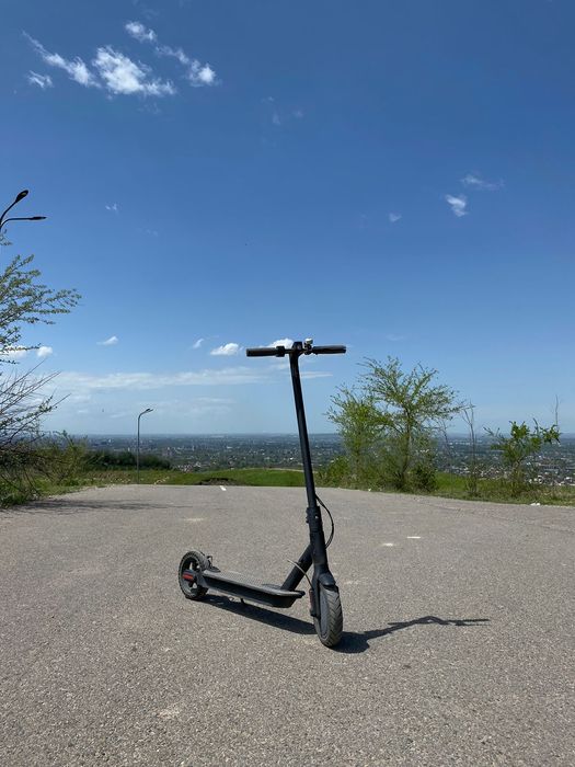 Электросамокат в хорошем состоянии