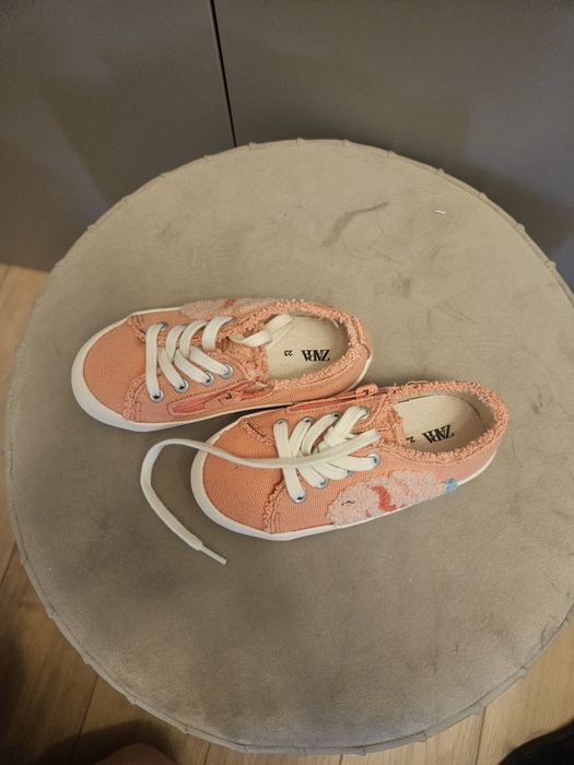 Pantofi Zara noi nr 23