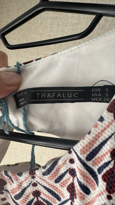 Почти като нов, гащеризон. Удобен и подходящ за всякакви поводи.