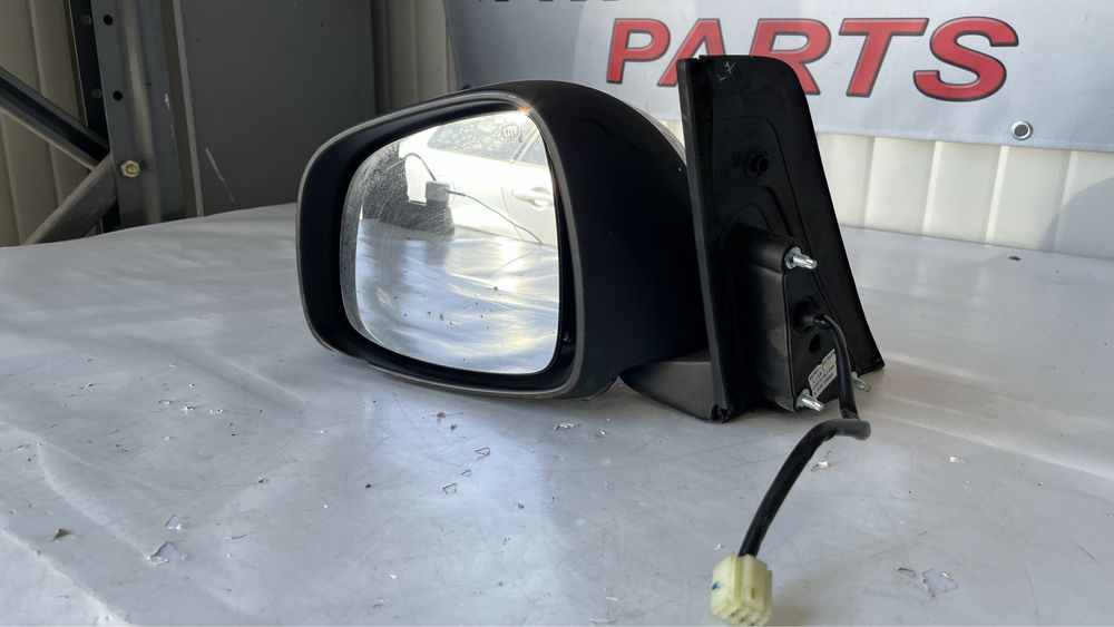 3 броя ляво и 3 броя дясно огледало и капак Suzuki SX4