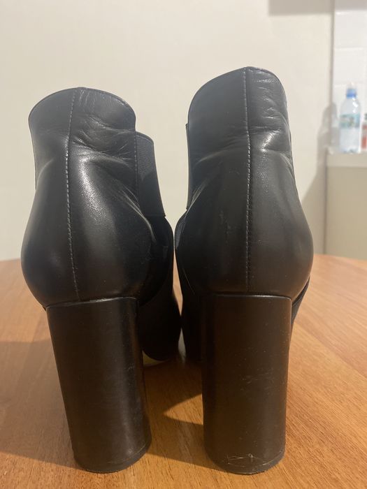 Кожаные ботинки