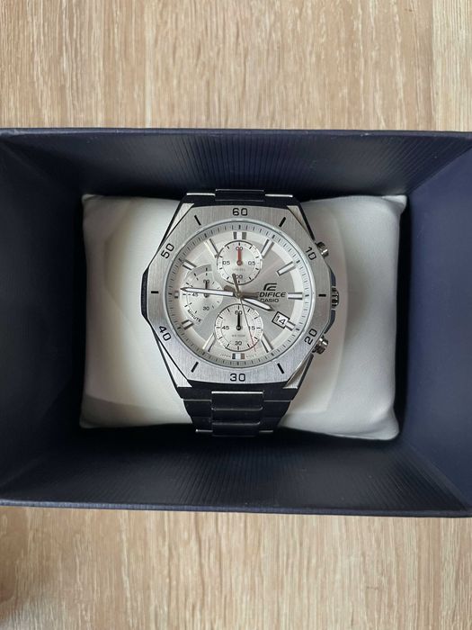 Часовник Casio Edifice EFB-680D-7AVUEF Перфектно състояние с гаранция