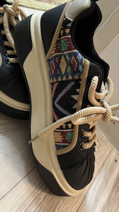 кроссовки женские