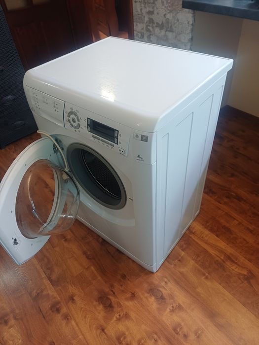 Продавам пералня машина  ППродавам пералня машина Ariston hotpoint 6 кг