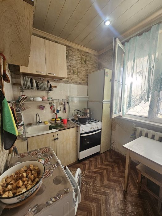 Продам 2 комнатная Буюк ипак йули метро